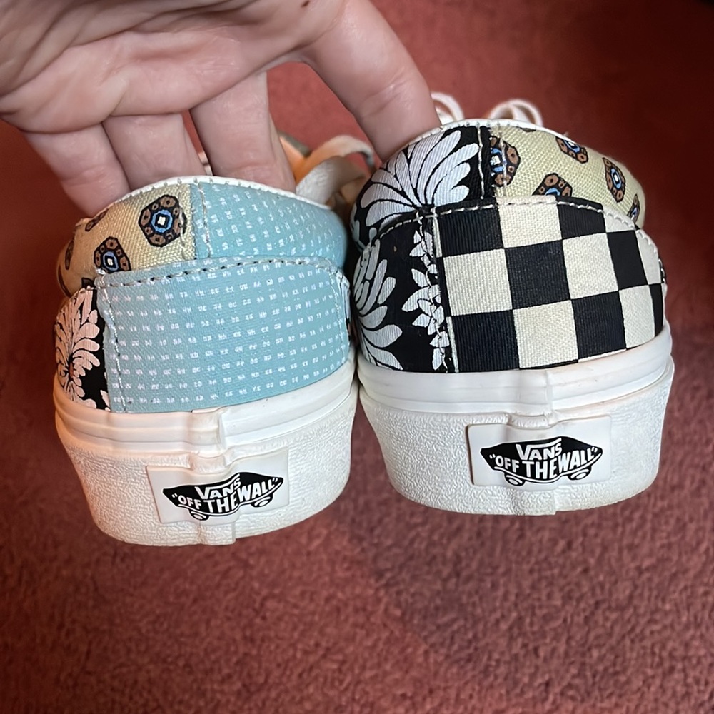 NWT vans size 5 with tiger pattern - Picture 4 of 5